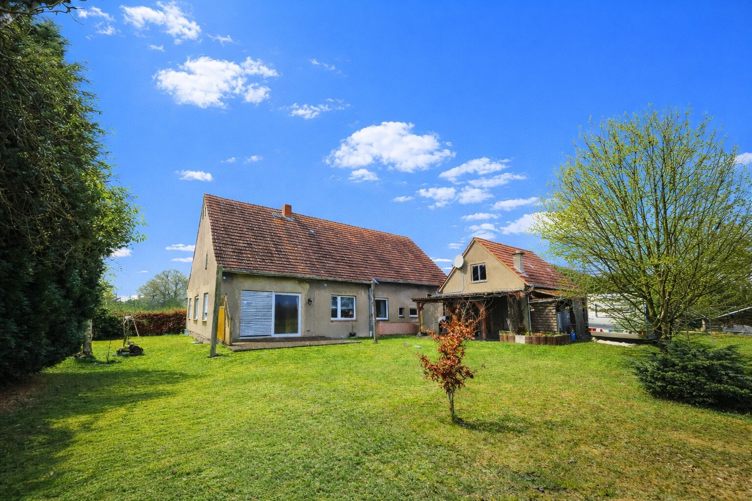 Modernisiertes Wohnhaus mit Ausbaupotenzial Modernisiertes Wohnhaus mit Ausbaupotenzial